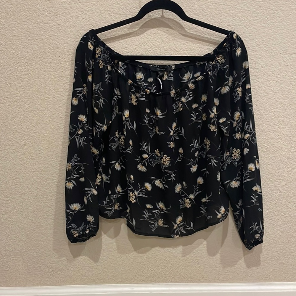 Forever 21 off the shoulder Top Large